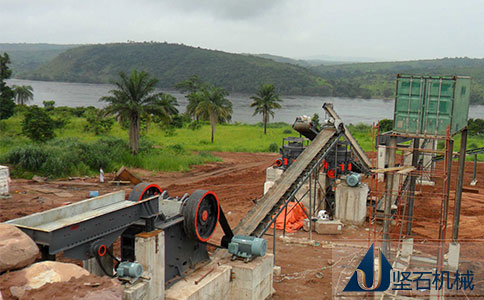 坚石制砂生产线设备国外安装现场